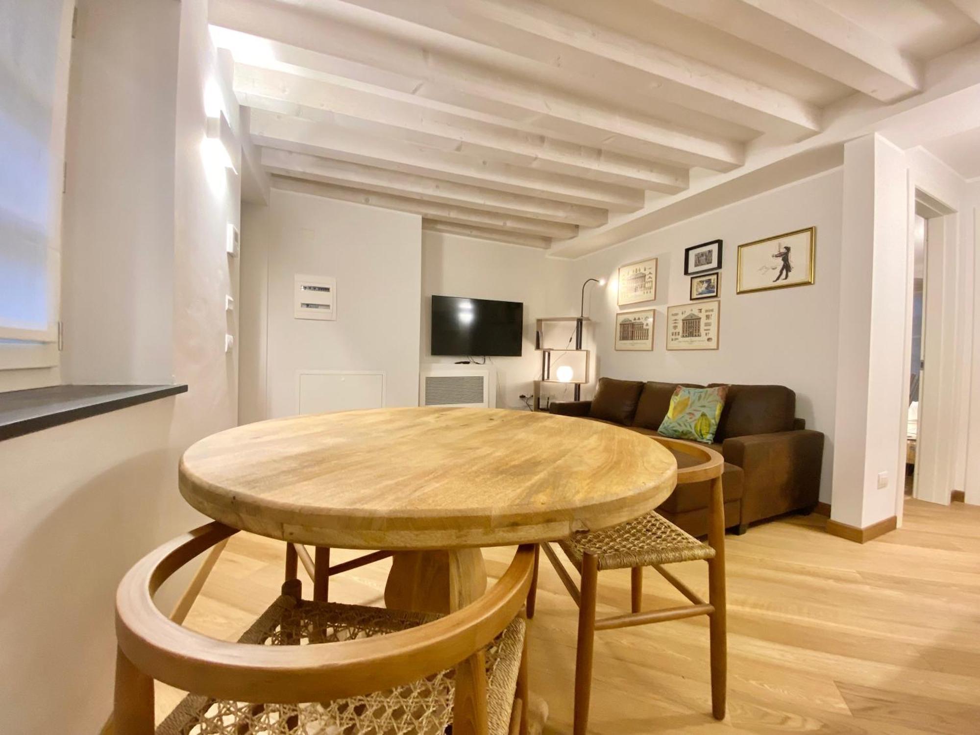 Casaviva - Lovely House In Ancient Apartment Genoa